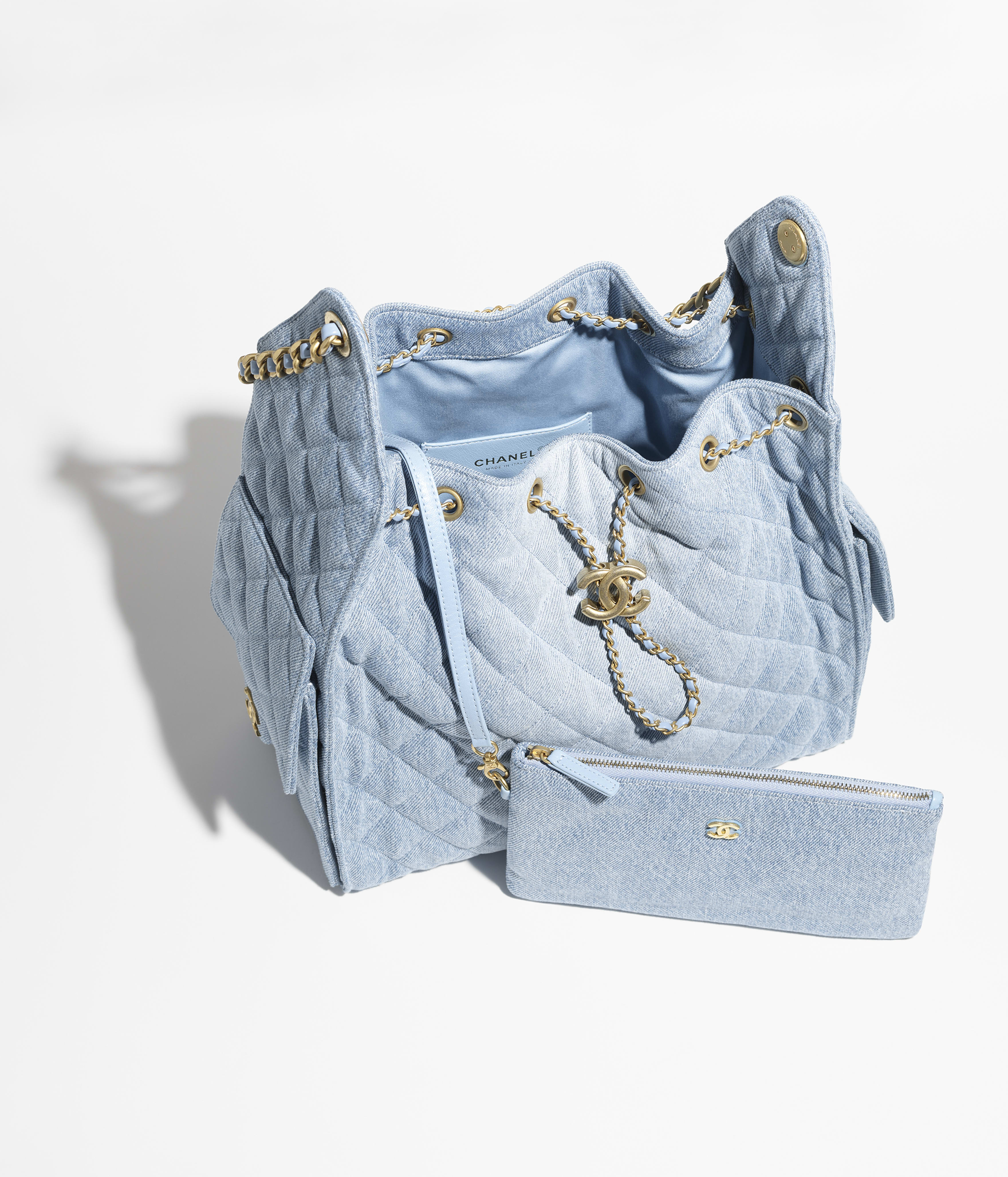 CHANEL 25 Medium Handbag - Blue - 